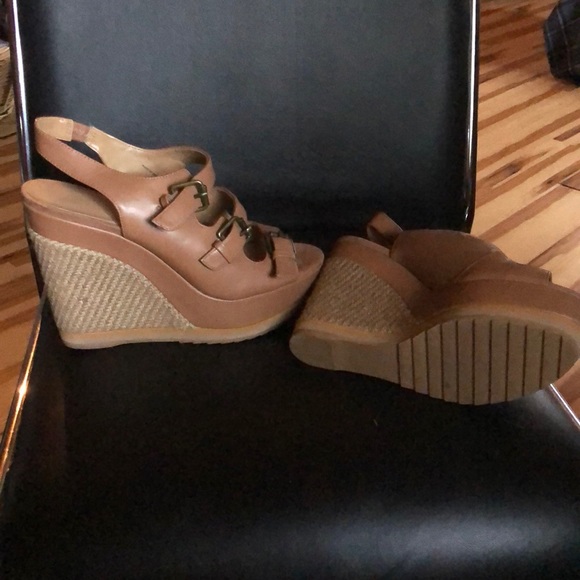 Shoes - Picture 2 of 4